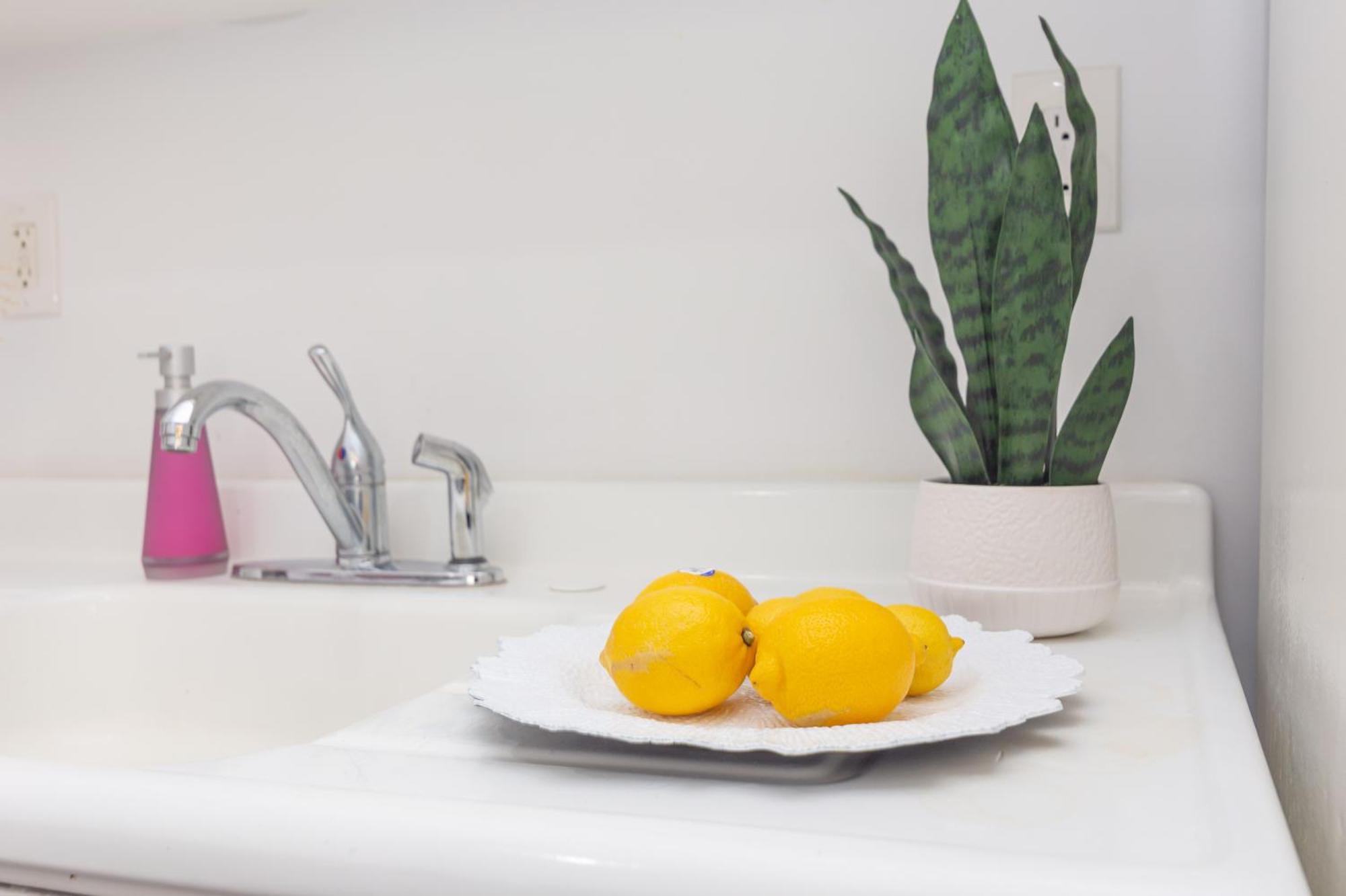 Miami Two Bedroom Apartment - Heart Of Wynwood & Edgewater - Private Parking Spot Buitenkant foto
